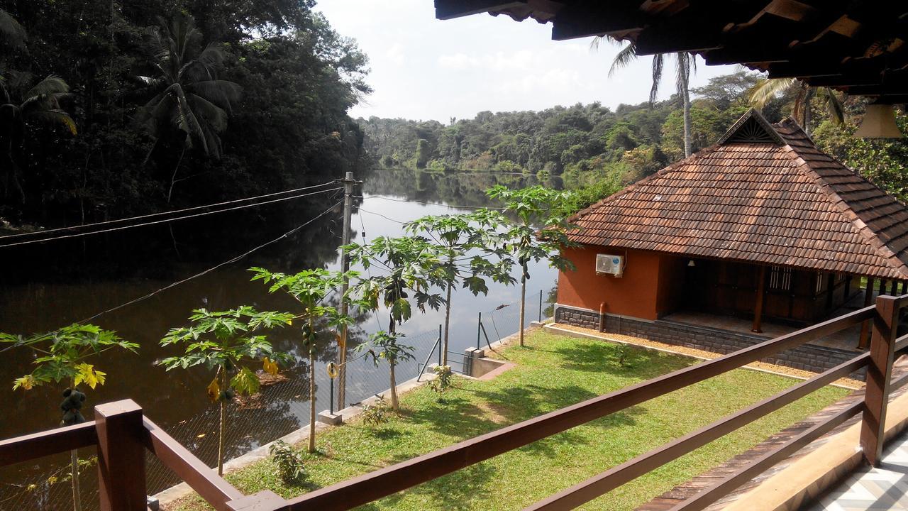 7Th Heaven Resorts Kochi ภายนอก รูปภาพ