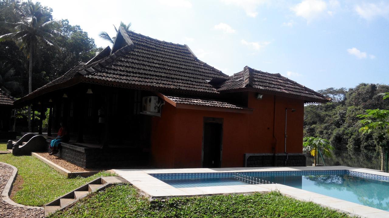 7Th Heaven Resorts Kochi ภายนอก รูปภาพ